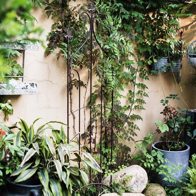 Spring into the Season with Your Backyard Décor - RusticReach