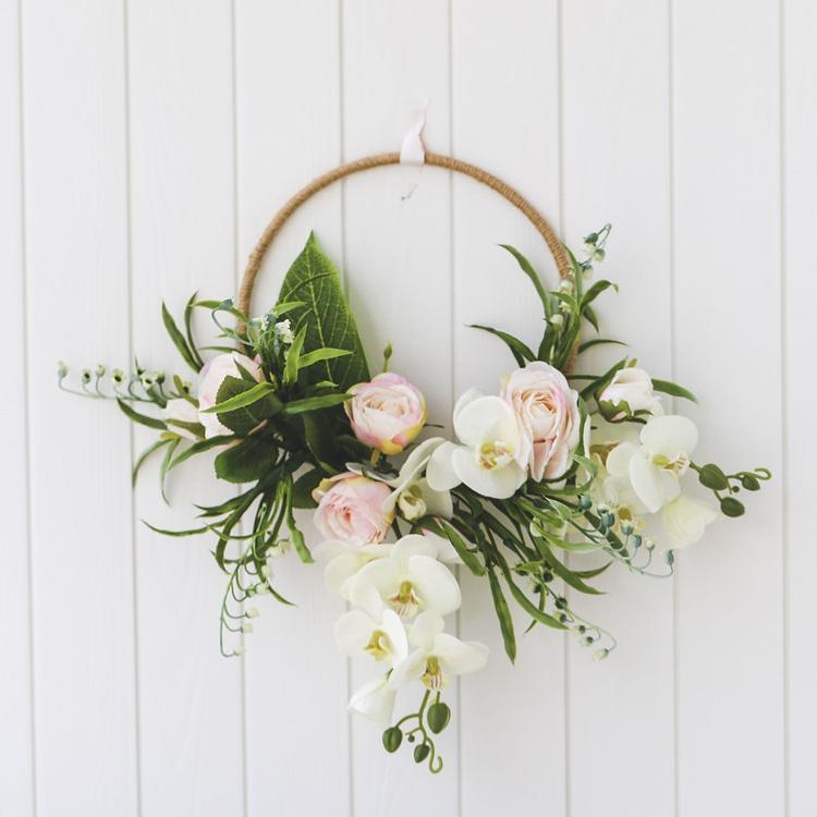 Girls’ Room Floral Decor