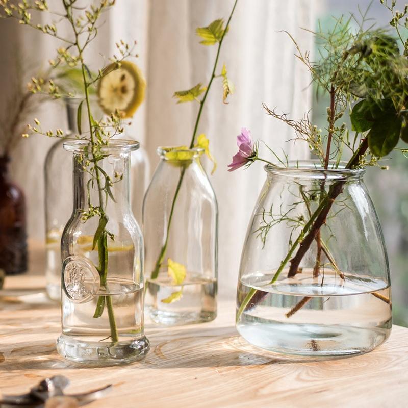 How to Incorporate Hand-Blown Glass Vases into Your Home - RusticReach
