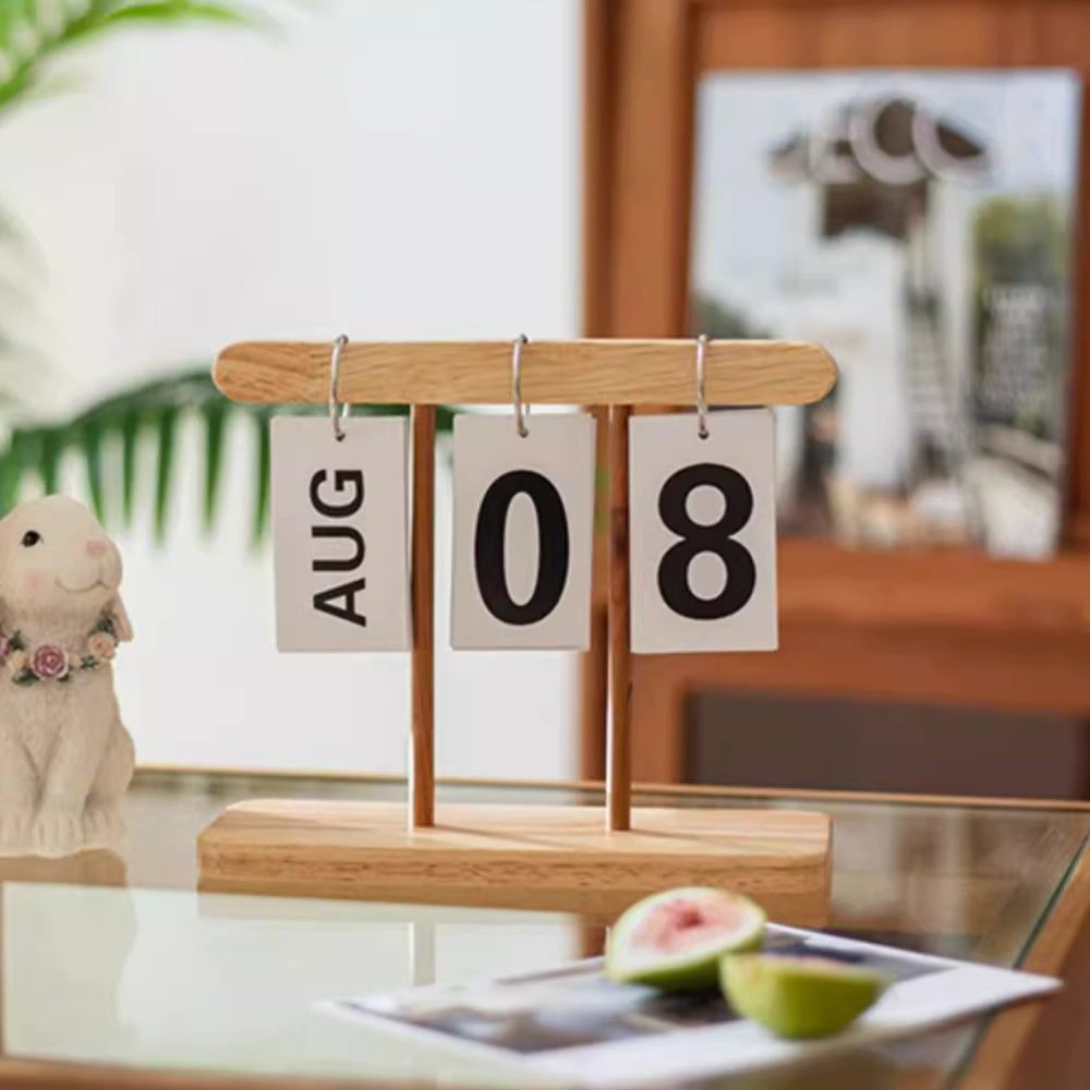 Page-Flipping Wooden Desktop Calendar
