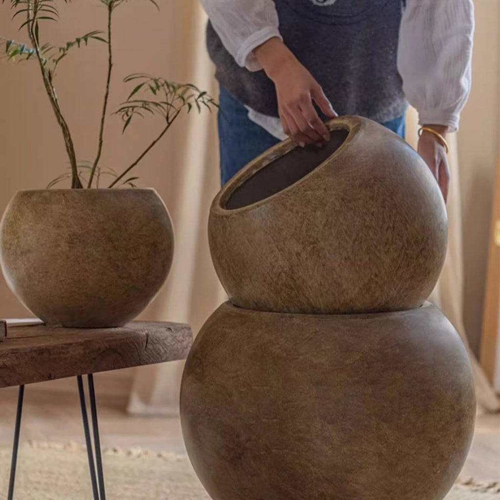 Round Magnesium Clay Planter - RusticReach