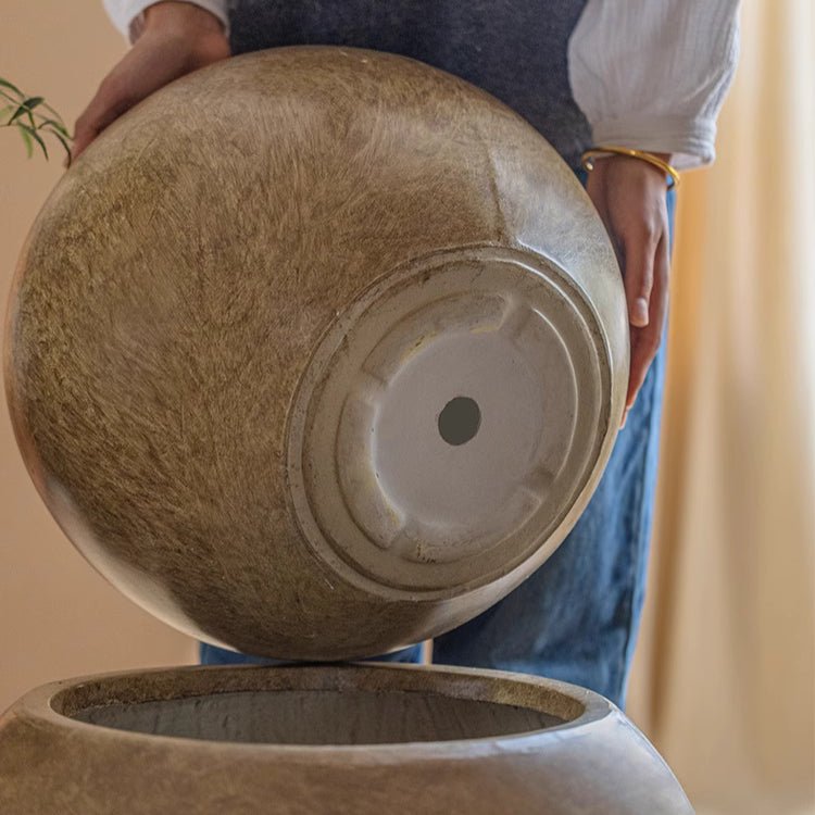 Round Magnesium Clay Planter - RusticReach