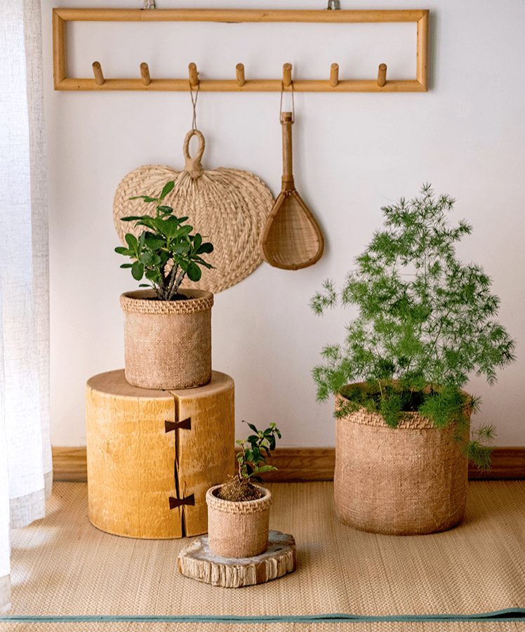 Straw Looking Concrete Planter - RusticReach