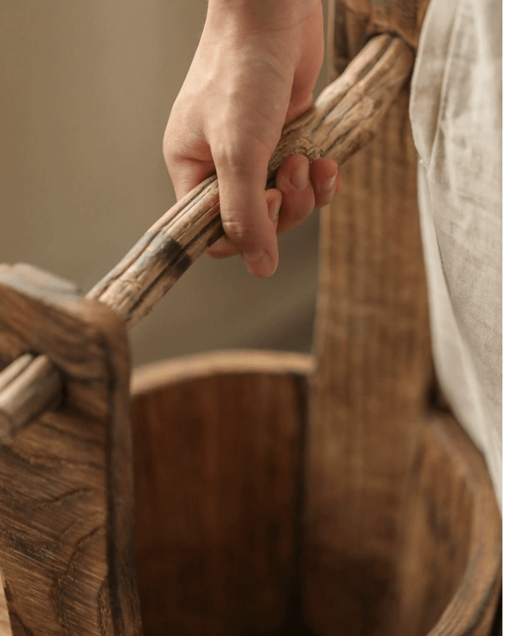Old - fashioned Wooden Round Bucket - RusticReach