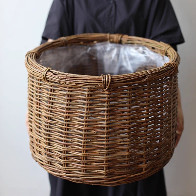 Rustic Round Wicker Planter with Liner - RusticReach