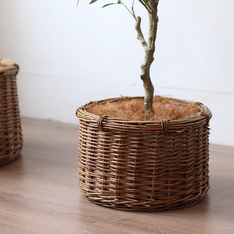 Rustic Round Wicker Planter with Liner - RusticReach