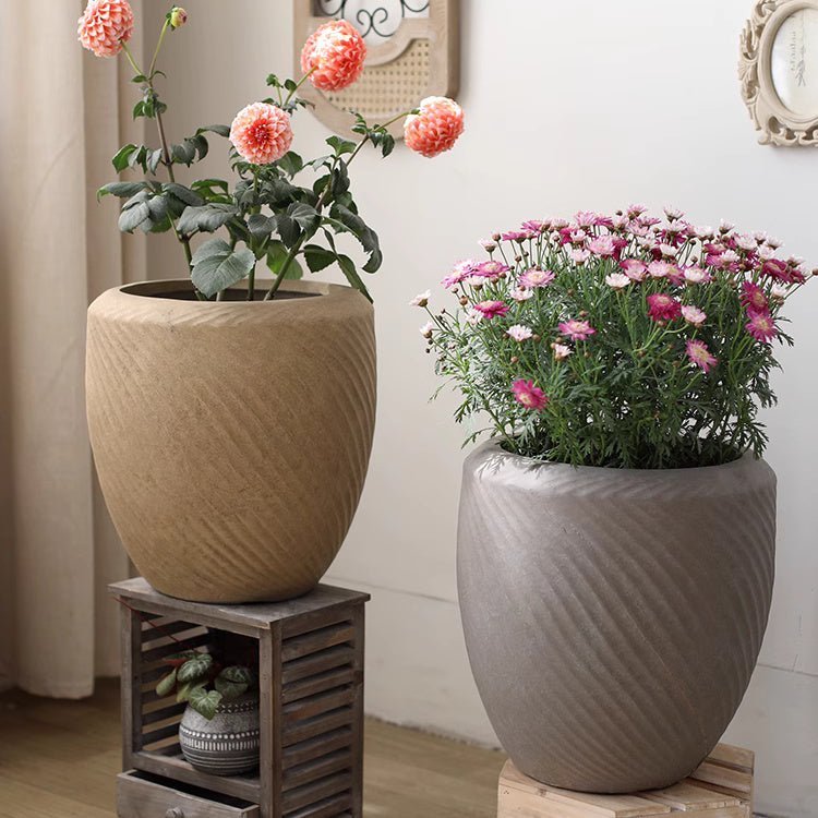 Comtemporary Swirl Planter - RusticReach