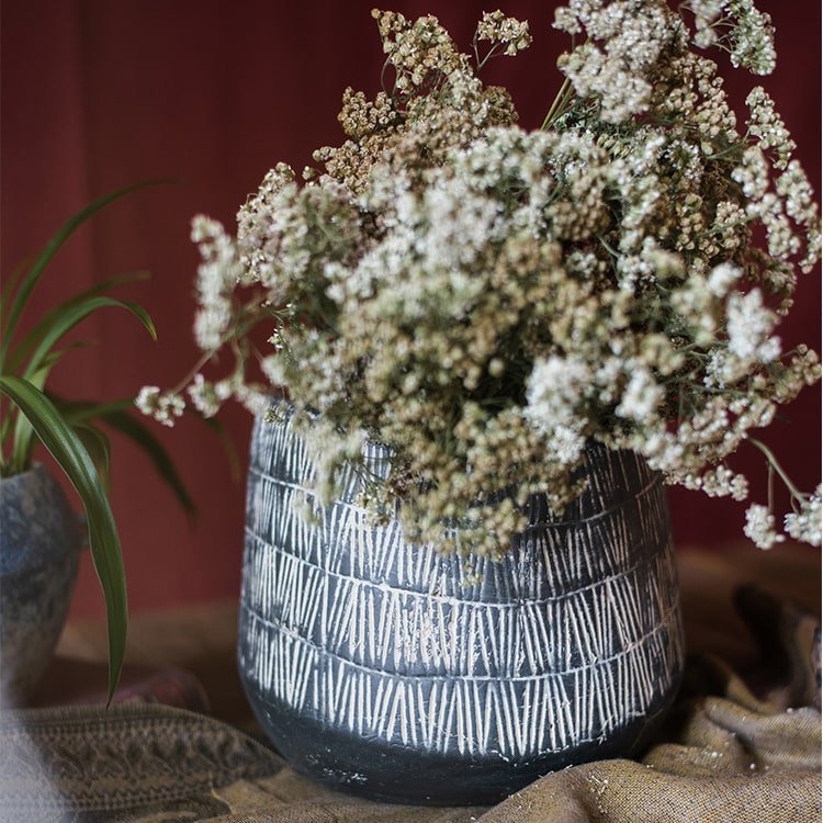 Geometry Line Ceramic Stoneware Flower Pot - RusticReach