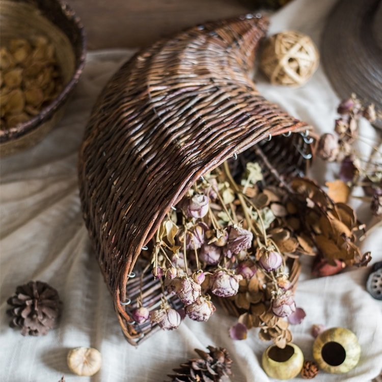 Horn Shape Willow Hanging Basket Planter - RusticReach