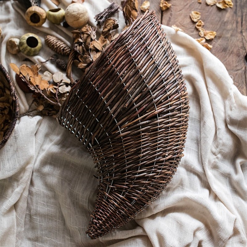 Horn Shape Willow Hanging Basket Planter - RusticReach
