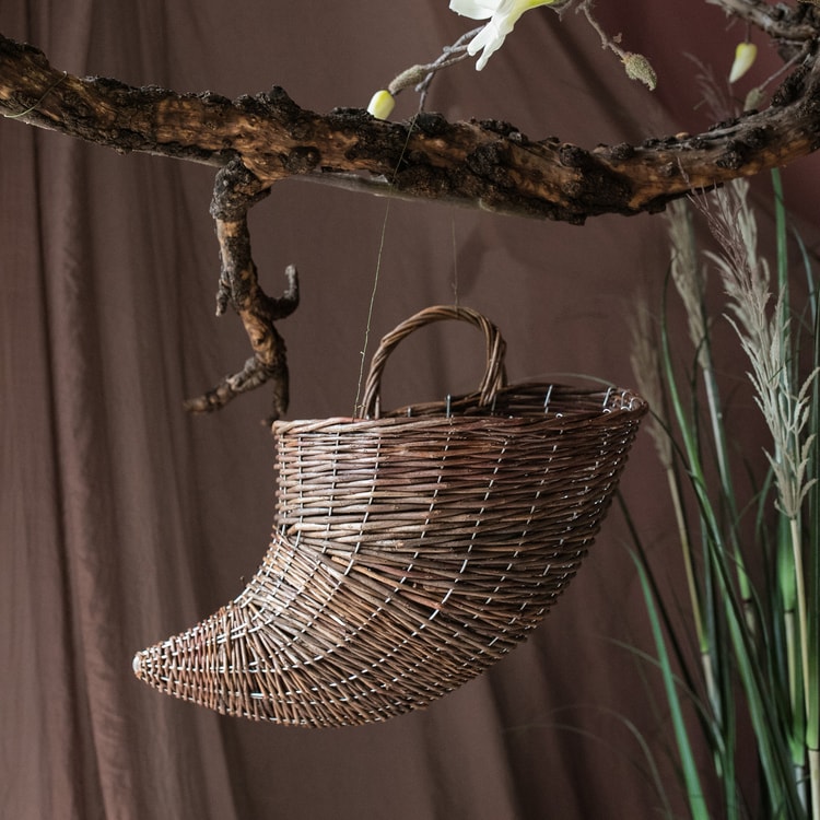 Horn Shape Willow Hanging Basket Planter