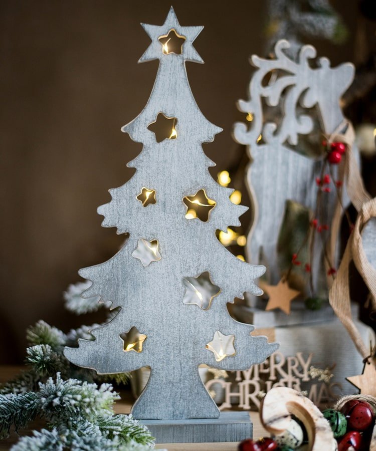 Christmas Desktop Decoration Figurines in Wood - RusticReach