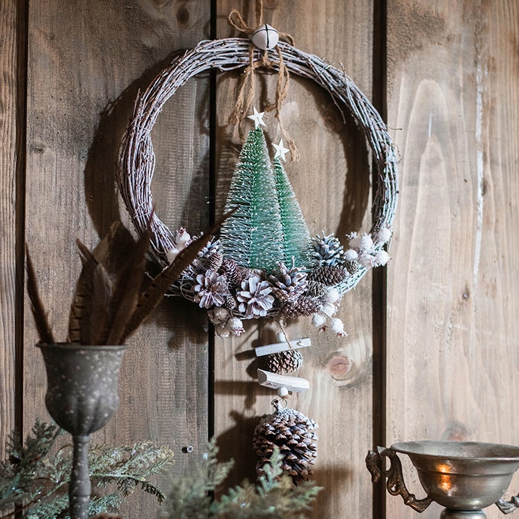 Christmas Wreath Rustic with Hanging Pine Cone