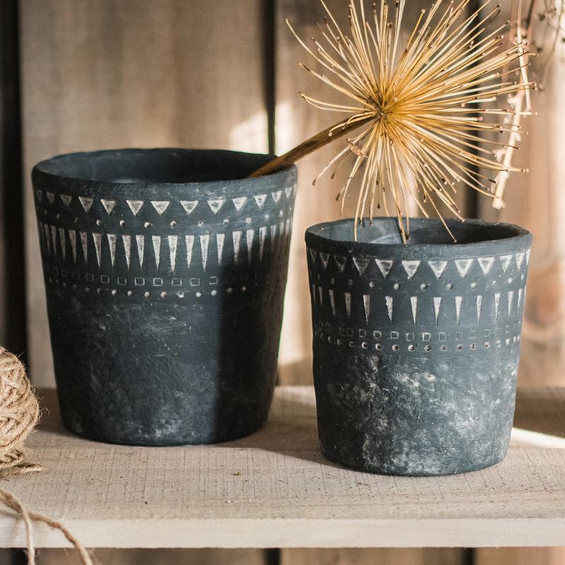 Black Pottery Cement Planter - RusticReach
