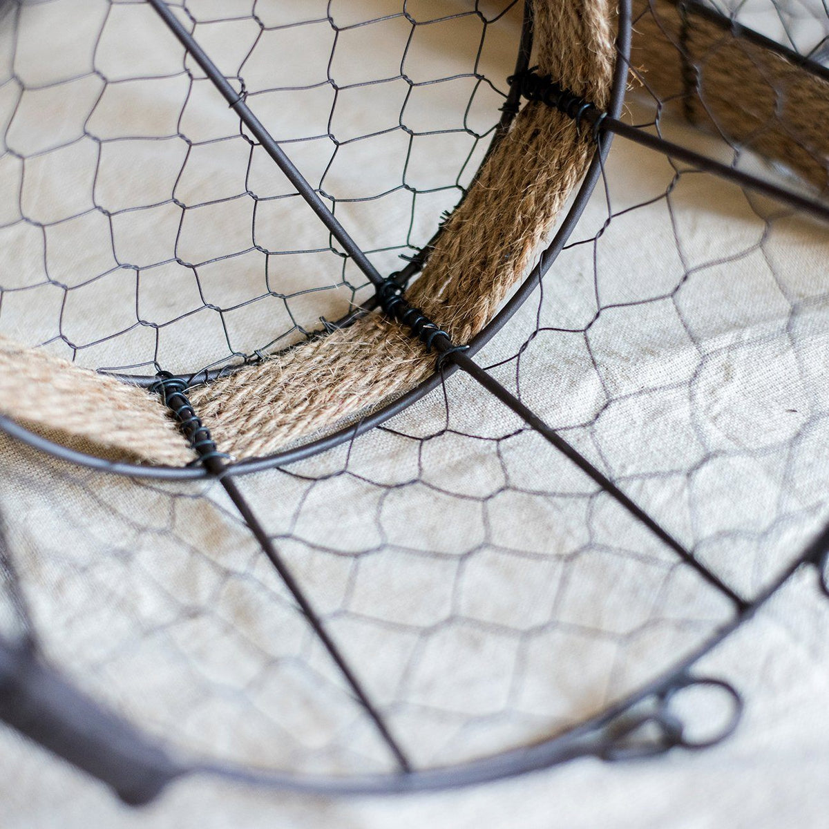 Wire Carry Basket With Hemp Rope Bottom Round – RusticReach